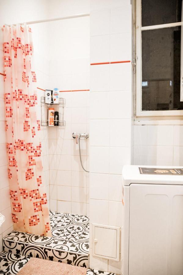 Stylish And Spacious ! Central Location Kazincy Netflix บูดาเปสต์ ภายนอก รูปภาพ