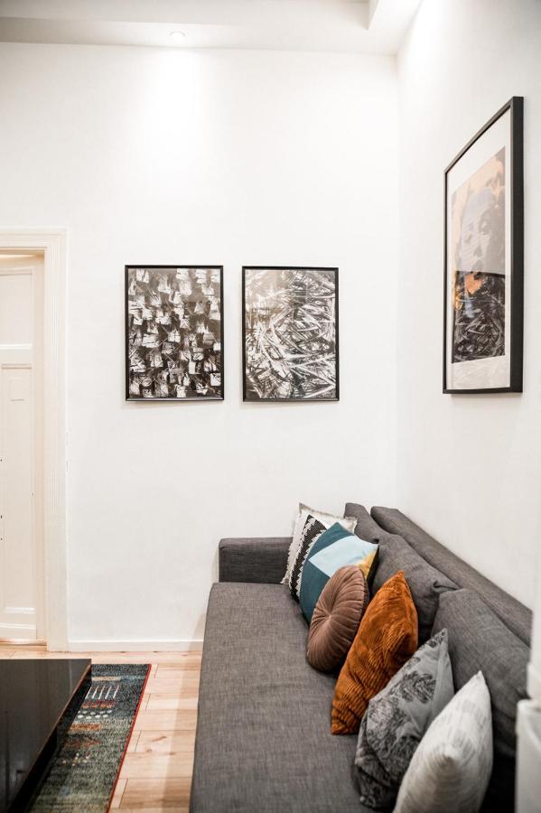 Stylish And Spacious ! Central Location Kazincy Netflix บูดาเปสต์ ภายนอก รูปภาพ